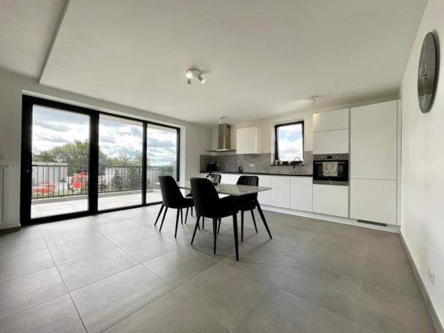 Magnifique Appartement Moderne Et Luxueux A Liege Серен Екстериор снимка